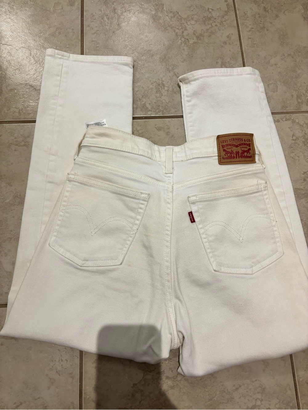 Levi's White Skinny Women's Jeans - Signature Back Pocket - Picture 2 of 3